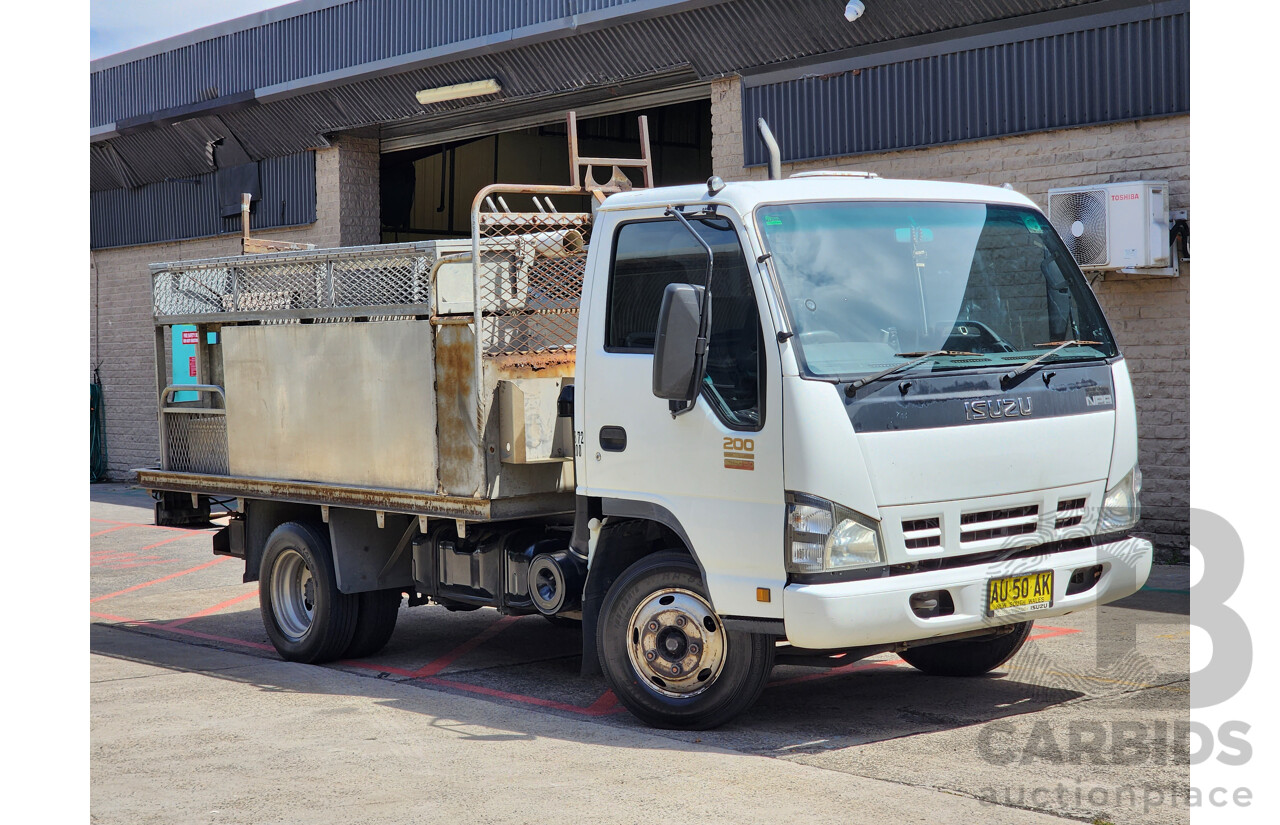 06/2007 Isuzu NPR 200 N5 Medium 2d Truck White 5.2L Turbo Diesel - 150hp