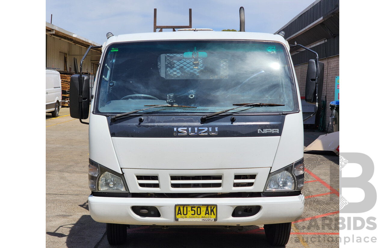 06/2007 Isuzu NPR 200 N5 Medium 2d Truck White 5.2L Turbo Diesel - 150hp