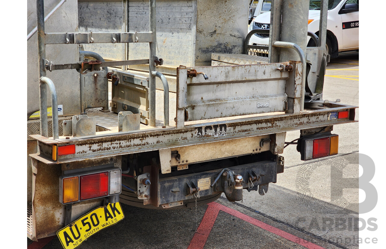 06/2007 Isuzu NPR 200 N5 Medium 2d Truck White 5.2L Turbo Diesel - 150hp