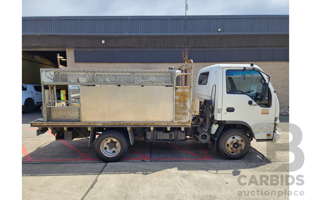 06/2007 Isuzu NPR 200 N5 Medium 2d Truck White 5.2L Turbo Diesel - 150hp