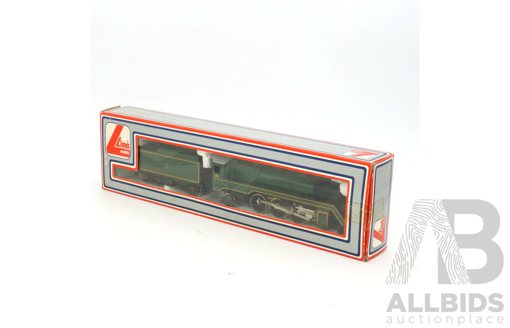 Vintage Boxed Lima Model, Green Engine and Tender 203015 LG