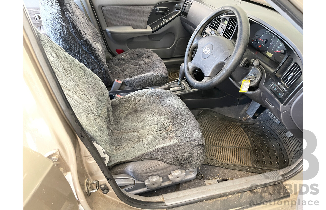 2/2006 Hyundai Elantra 2.0 HVT XD 05 UPGRADE 4d Sedan Beige 2.0L