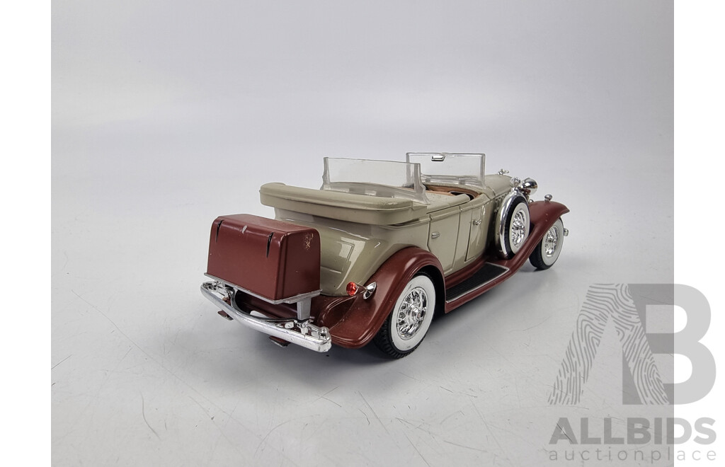 1932 Cadillac Phaeton V16 Die Cast Model Car by ANSON