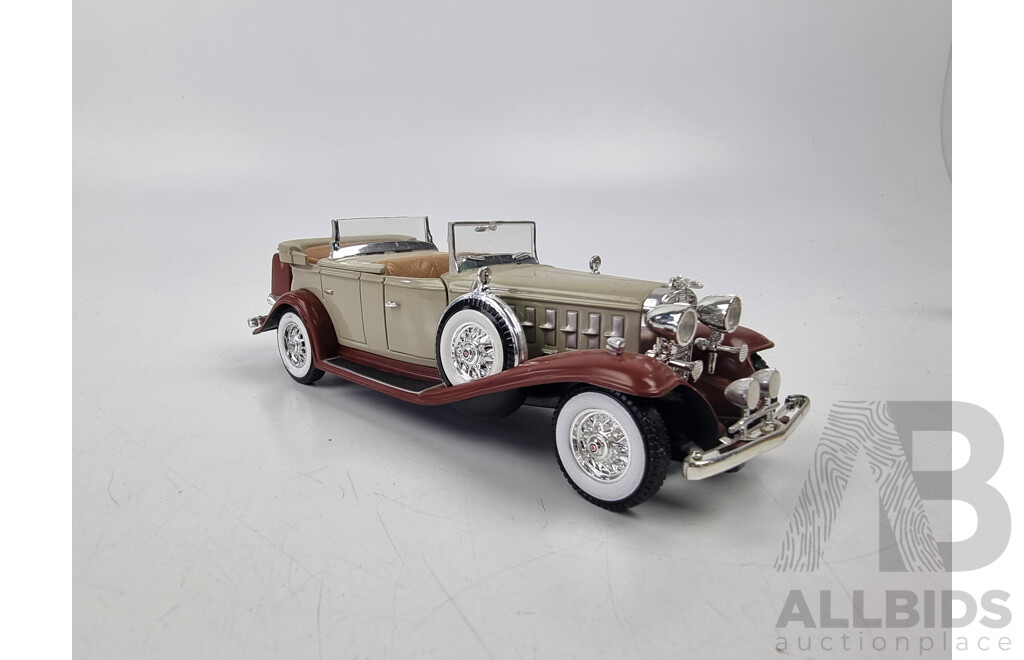 1932 Cadillac Phaeton V16 Die Cast Model Car by ANSON