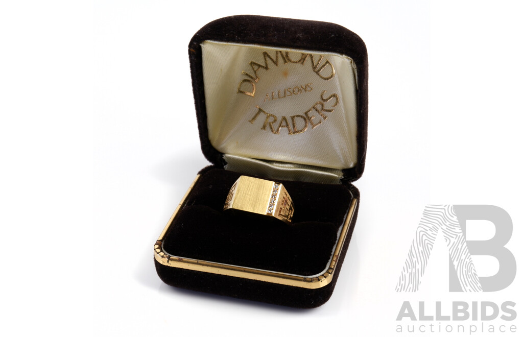 18ct Yellow Gold Gents Ring with Six Round Brilliant Cut Diamonds, 8.7g