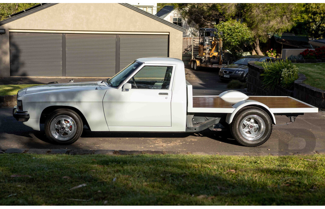 2/1974 Holden HQ 1 Tonne Tray Back White 5.0L V8