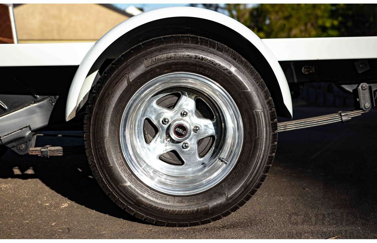 2/1974 Holden HQ 1 Tonne Tray Back White 5.0L V8