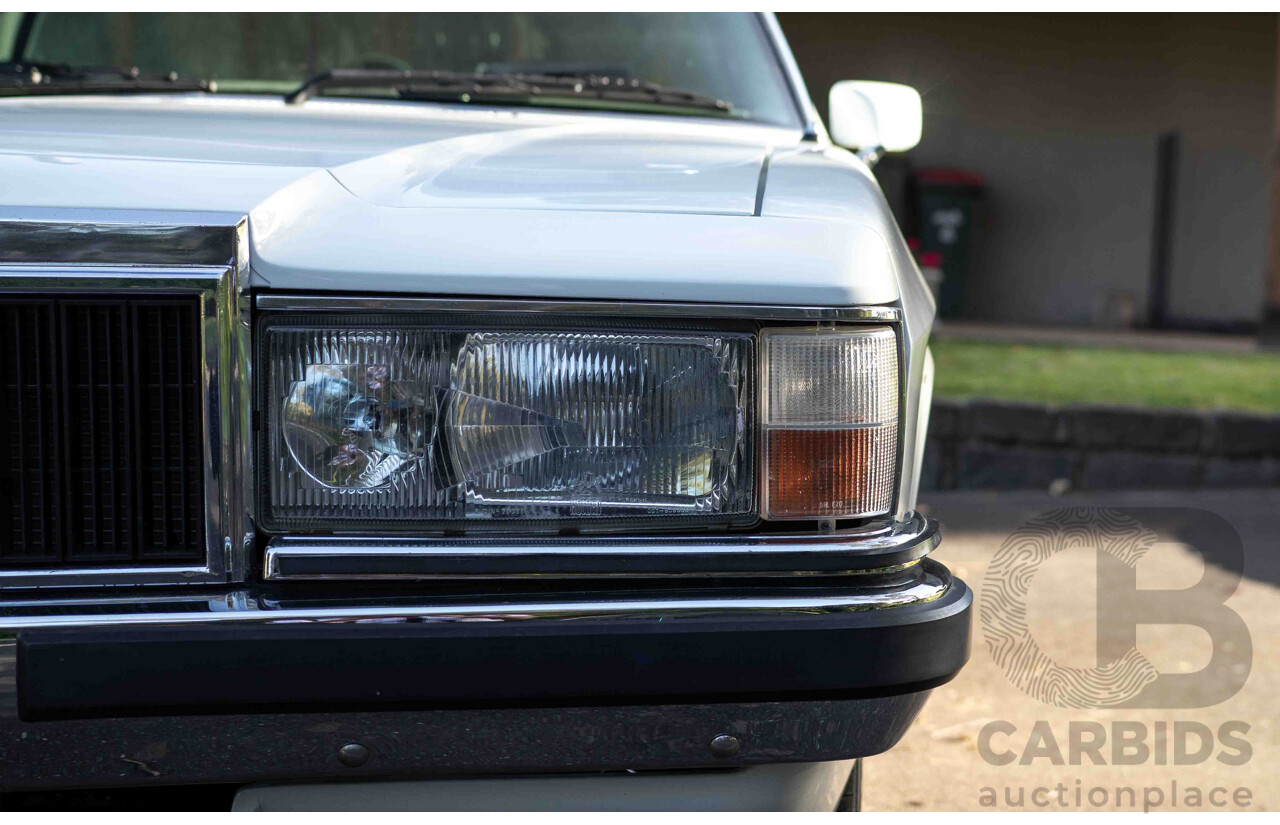 2/1974 Holden HQ 1 Tonne Tray Back White 5.0L V8