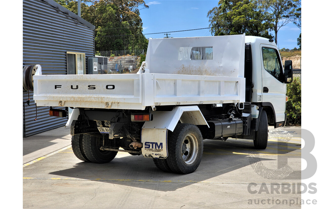 12/2017 Mitsubishi Canter Fuso 715 Tipper Truck 2d White 3.0L Turbo Diesel