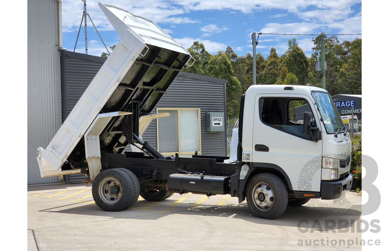 12/2017 Mitsubishi Canter Fuso 715 Tipper Truck 2d White 3.0L Turbo Diesel