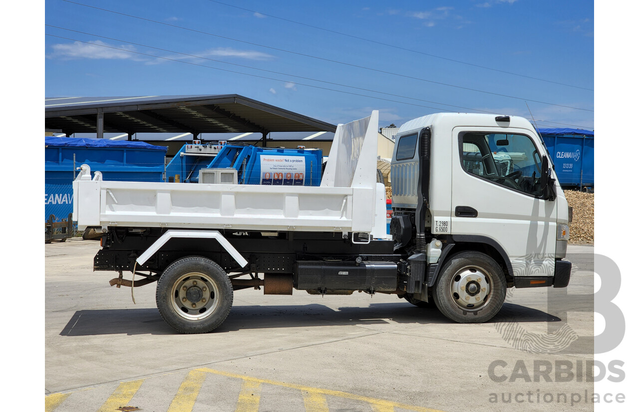 12/2017 Mitsubishi Canter Fuso 715 Tipper Truck 2d White 3.0L Turbo Diesel