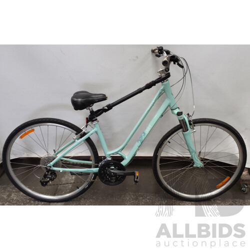 Giant Cypress LX W 27 Speed Hybrid Bike
