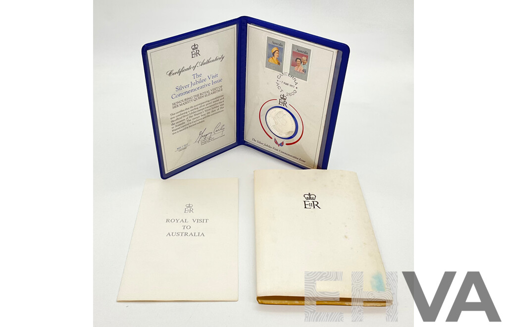 Franklin Mint Australian 1977 Silver Jubilee Visit Commemorative Issue Coin and Stamp Folder