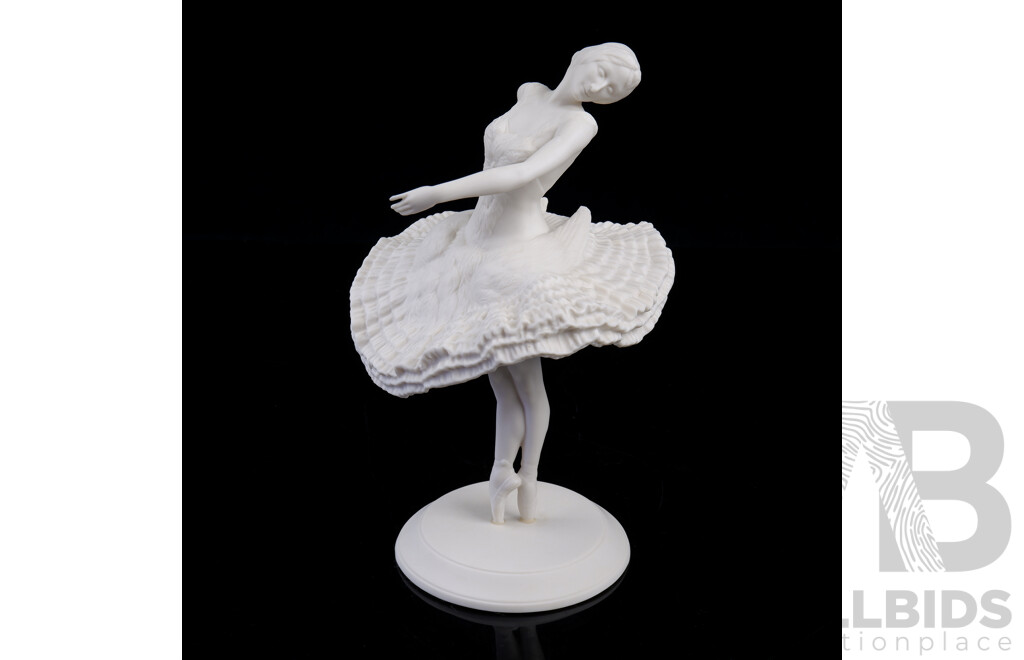 Anna Pavlova Ceramic Statue by the Pavlova Society of London Designed by Staurt Mark Feldman  in 1981 on the 100th Anniversary of Her Birth