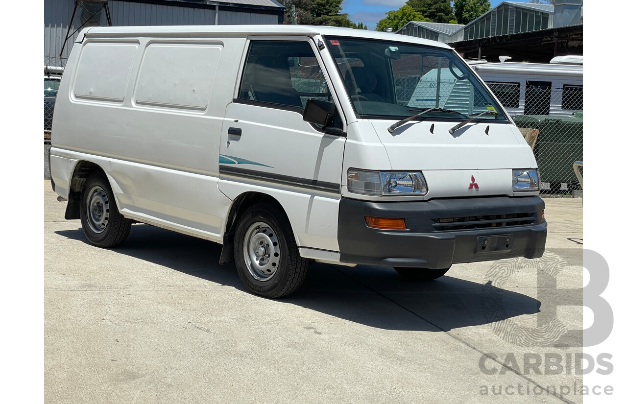 10/2003 Mitsubishi Express SWB SJ-MY03 Van White 2.0L