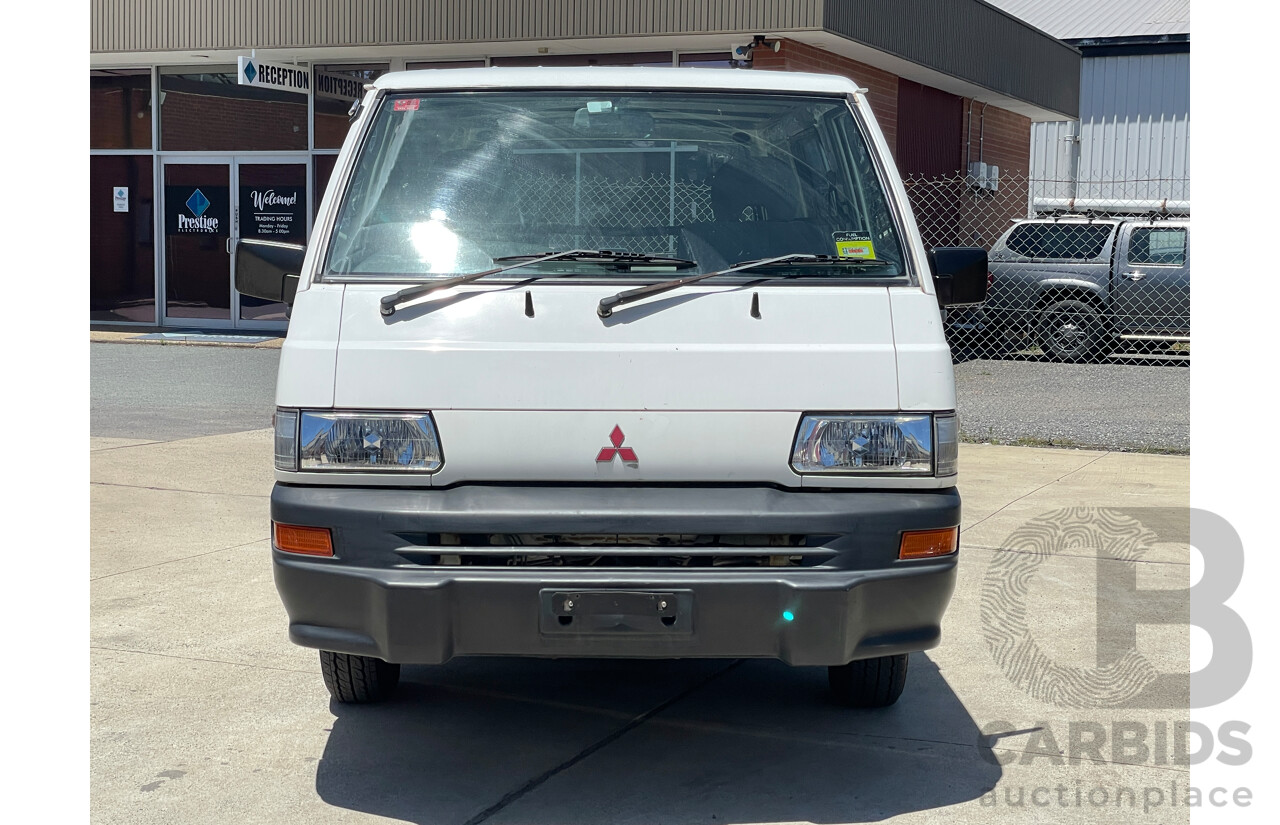 10/2003 Mitsubishi Express SWB SJ-MY03 Van White 2.0L