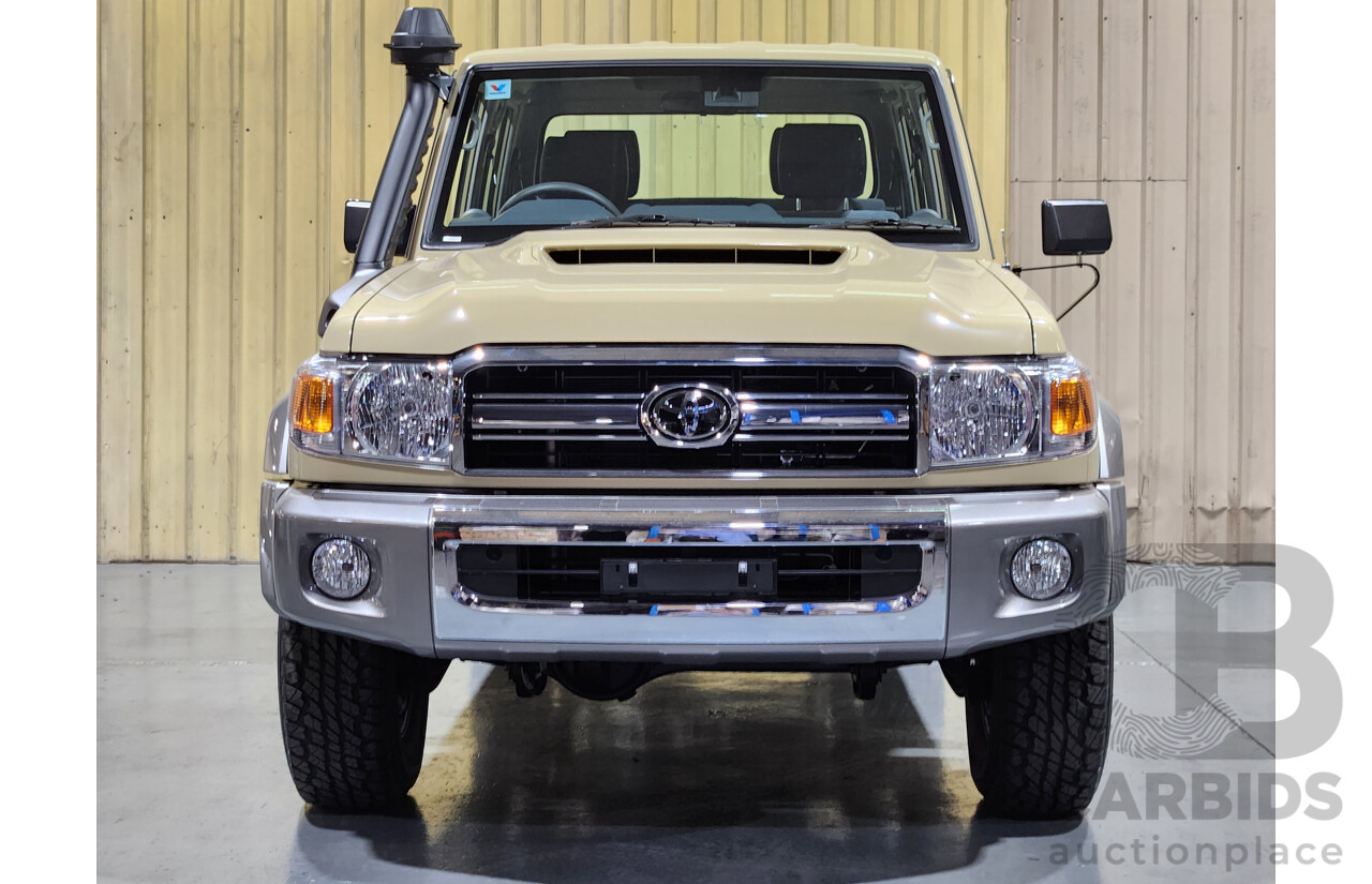 09/2022 Toyota Landcruiser GXL VDJL79R 4d Dual Cab Utility Sandy Taupe 4.5L V8 Turbo Diesel (BRAND NEW)