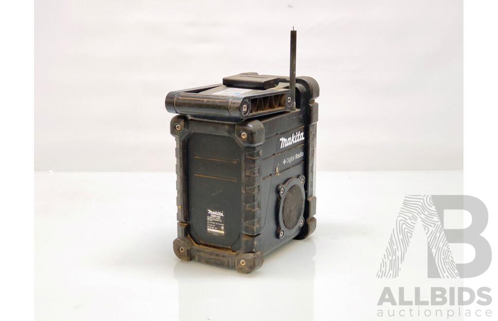 MAKITA DMR105 Digital Radio