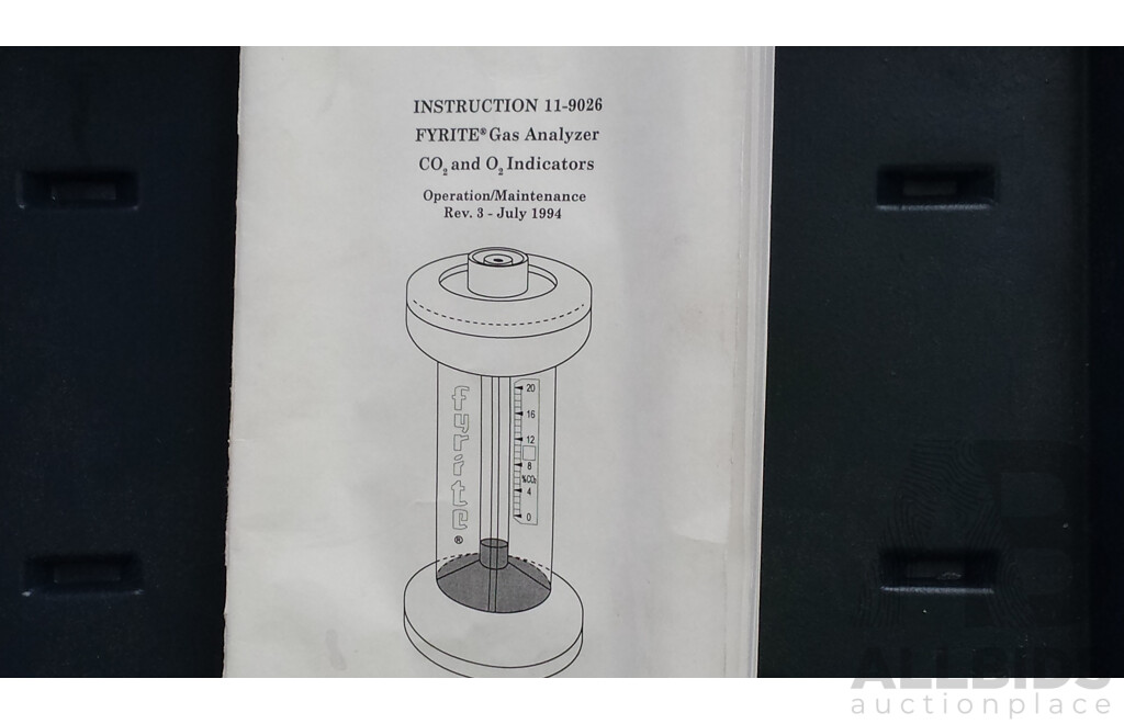 Bacharach 11-9026 Fyrite Gas Analyzer Co2 and O2 Indicators