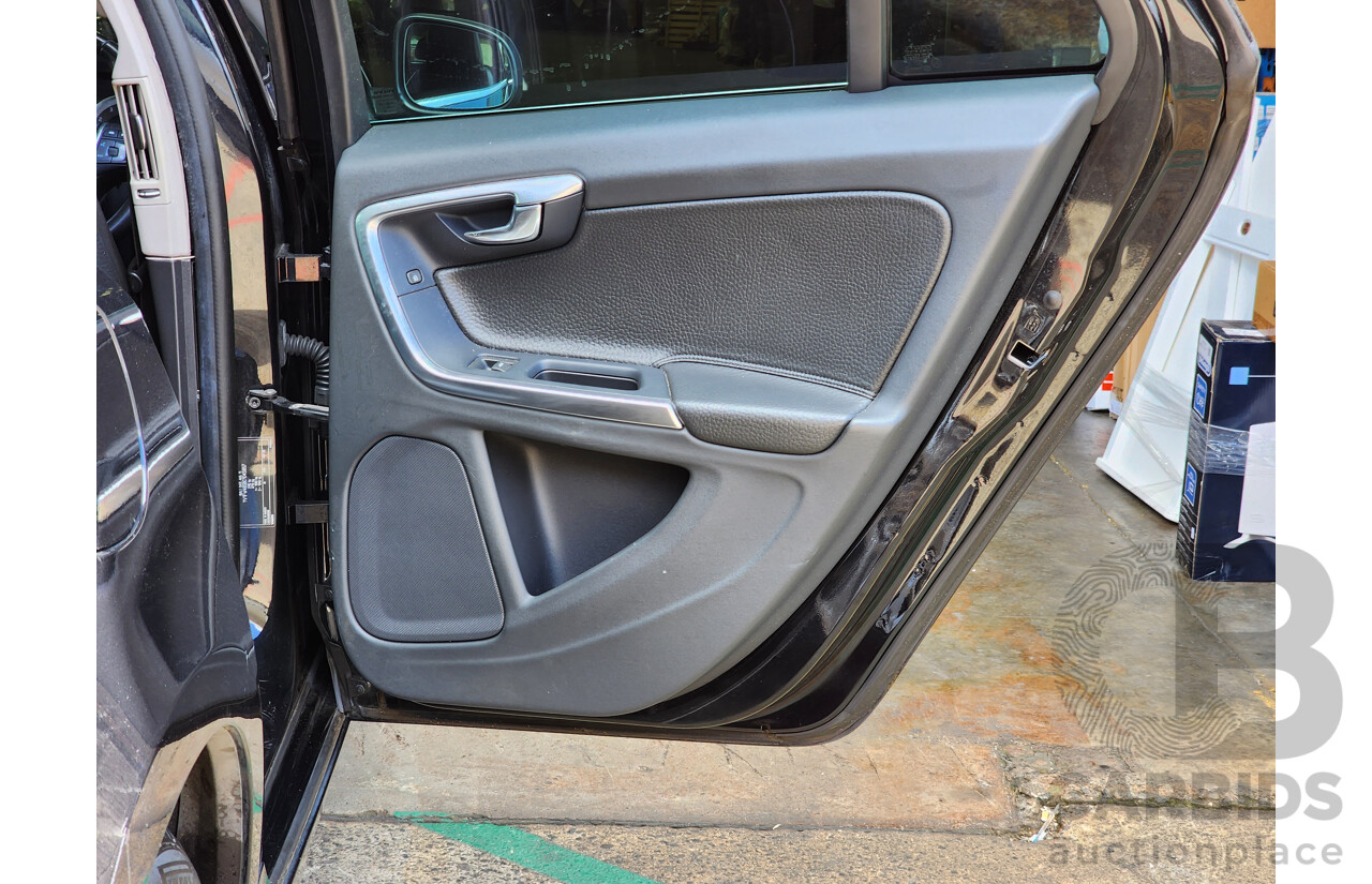 11/2011 Volvo V60 T4 F MY12 4d Wagon Black 1.6L Turbo