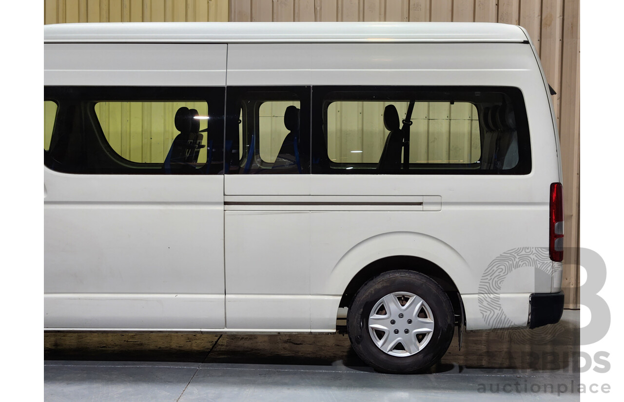 4/2007 Toyota Hiace Commuter KDH223R MY07 Bus White 3.0L Turbo Diesel - 12 Seater