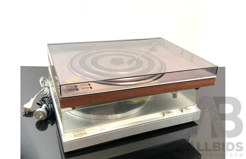 Vintage Turntables JVC MODEL L-A21 AUTO-RETURN TURNTABLE and BANG & OLUFSEN of DENMARK BEOGRAM 1700 T5733
