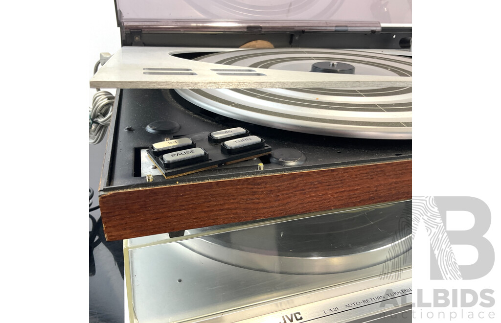 Vintage Turntables JVC MODEL L-A21 AUTO-RETURN TURNTABLE and BANG & OLUFSEN of DENMARK BEOGRAM 1700 T5733