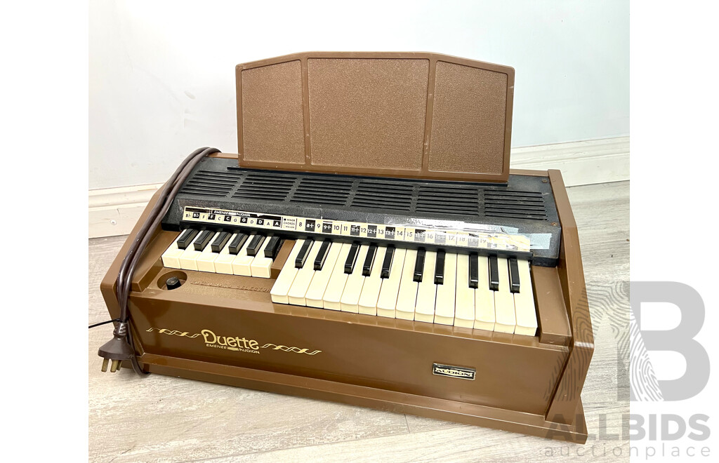 Emenee Industries Electric Chord Organ Model No. 1801 U.S.A.