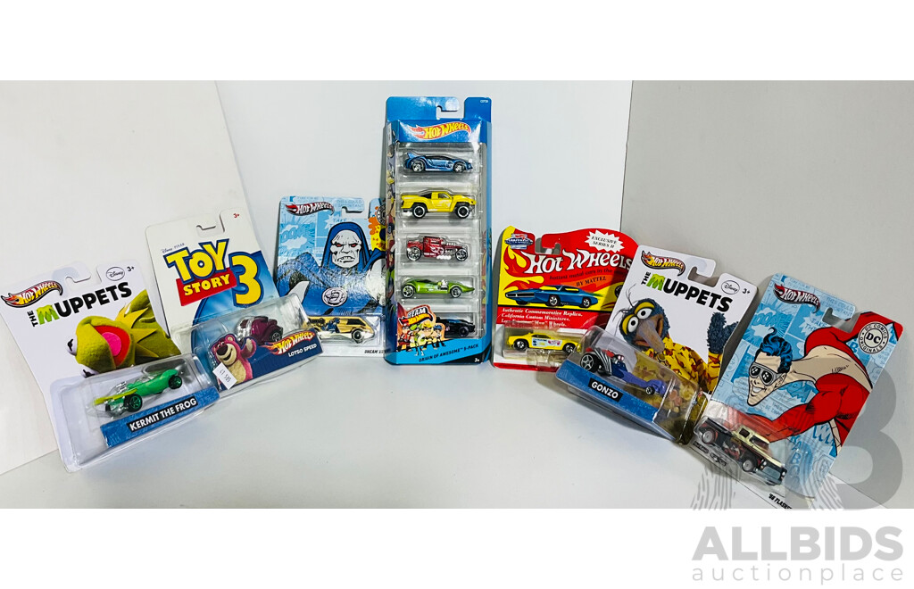 A Collection of 7 Diecast Hot Wheels Cars in Boxes Featuring the Muppets