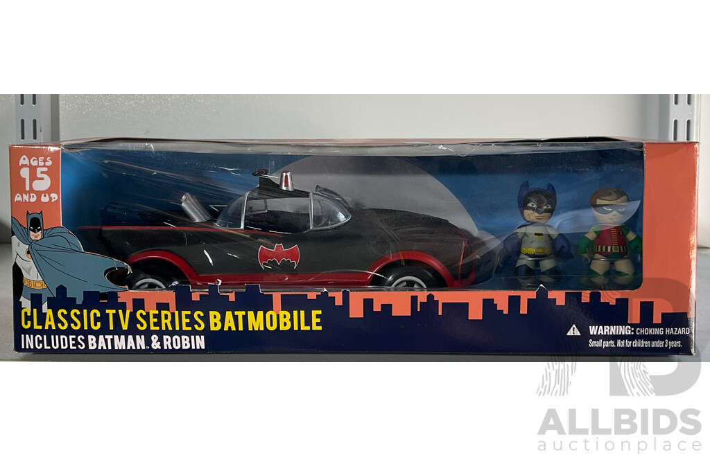 Mez-Itz Classic Batman TV Batmobile Figure Set New 1966