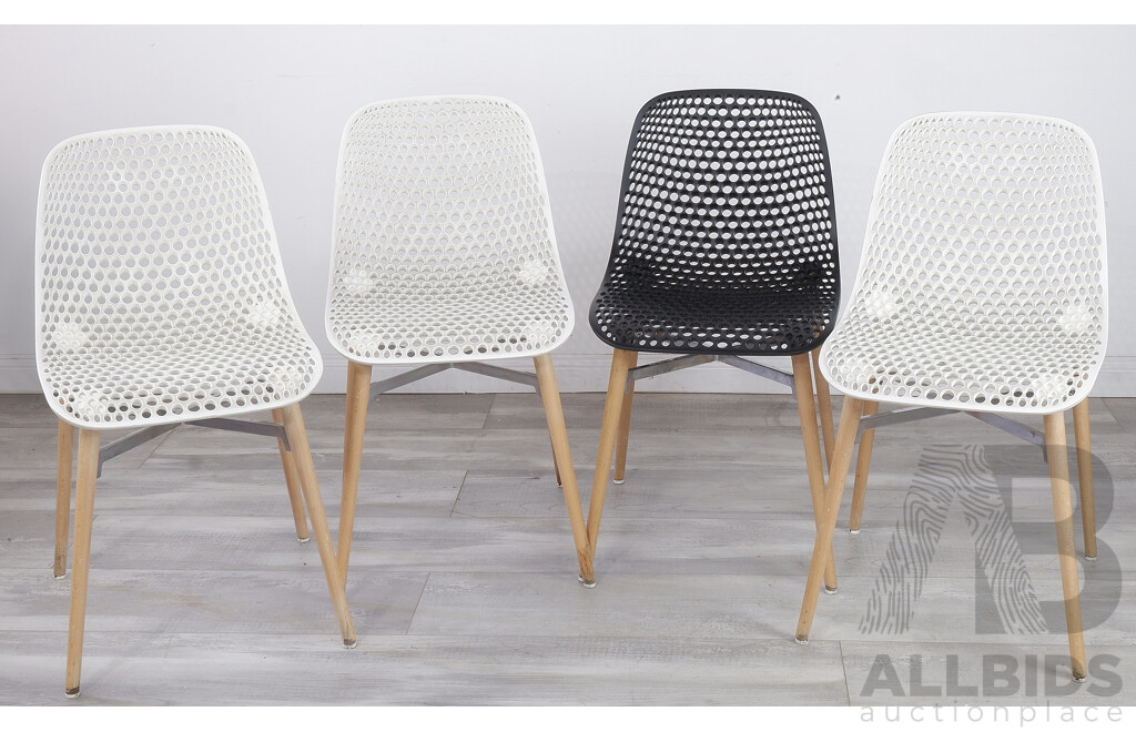 Set of Four Italian Postmodern Industrial Design Chairs 'Infinity' Designed by Andreas Ostwald