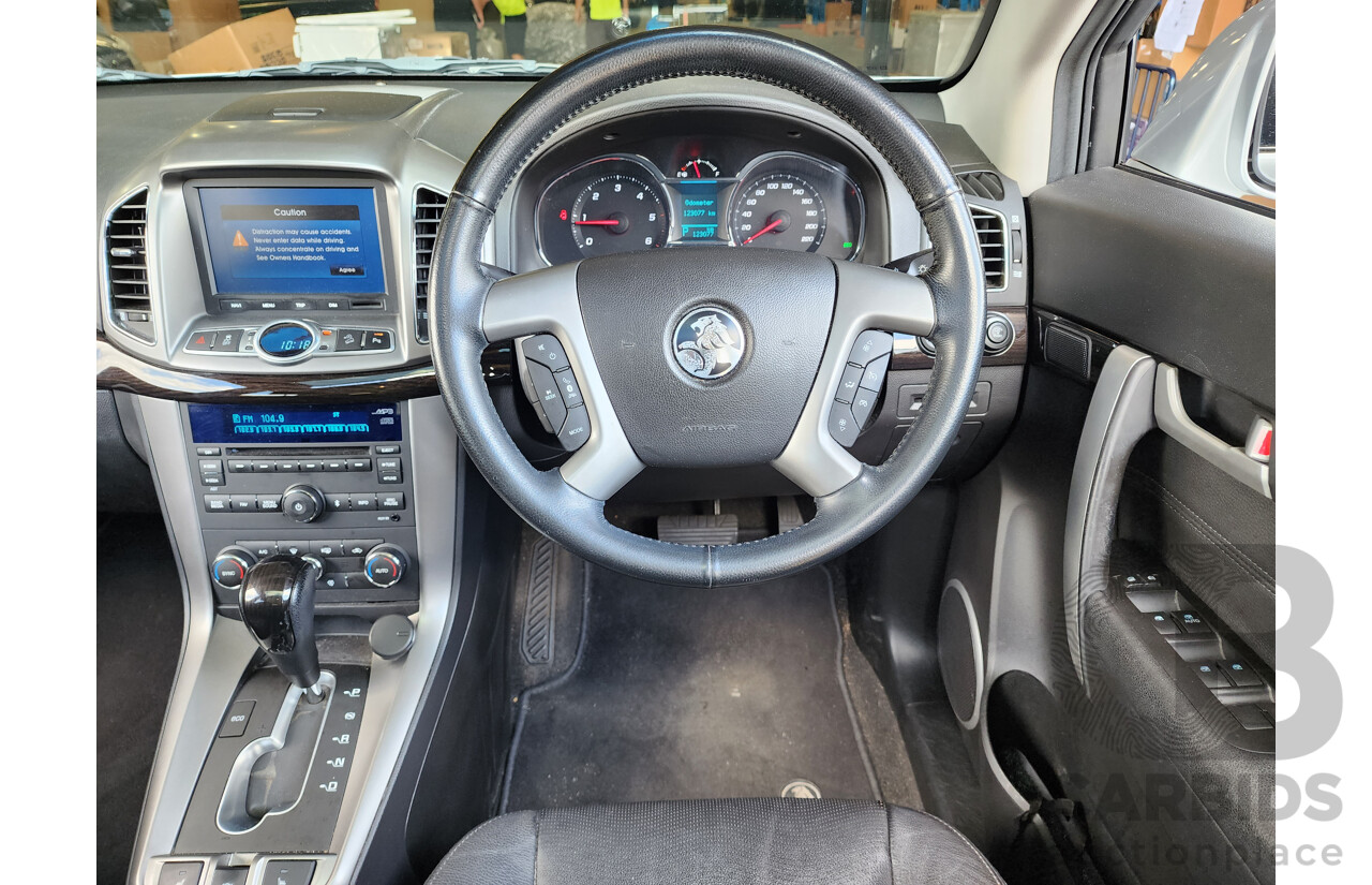 10/2014 Holden Captiva 7 LTZ (AWD) CG MY15 4d Wagon Silver 2.2L Turbo Diesel - 7 Seater