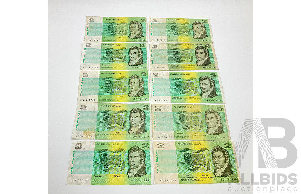 Australian Two Dollar Note Collection Including Johnston/Fraser (8) Johnston/Stone (1) Coombs/Wilson (1)