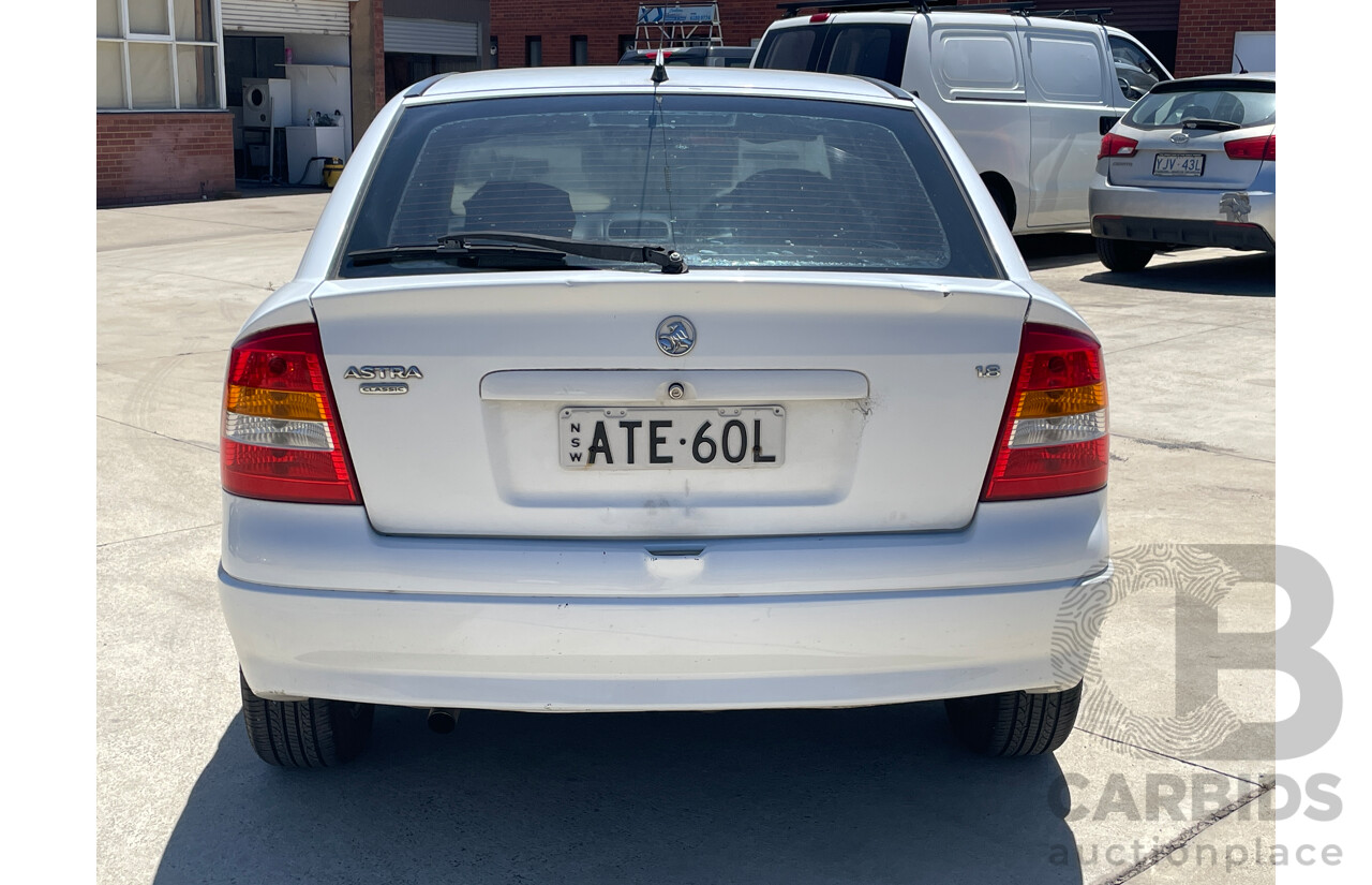 2/2005 Holden Astra Classic TS 5d Hatchback White 1.8L