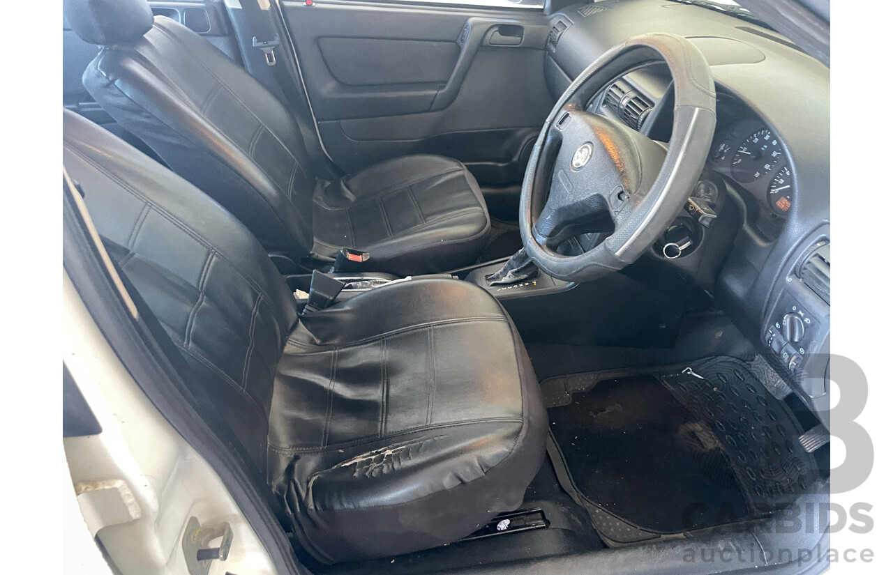 2/2005 Holden Astra Classic TS 5d Hatchback White 1.8L