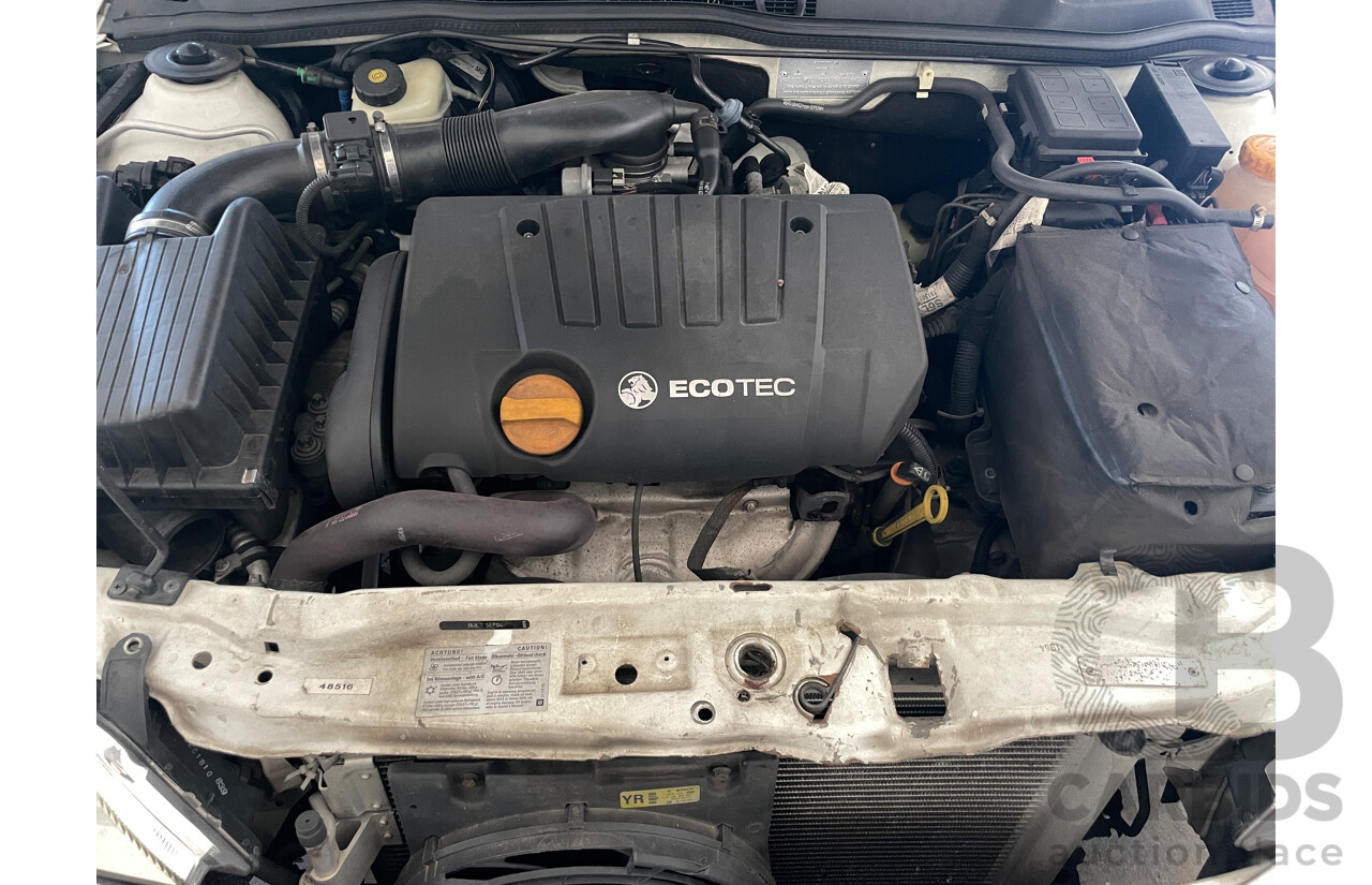 2/2005 Holden Astra Classic TS 5d Hatchback White 1.8L