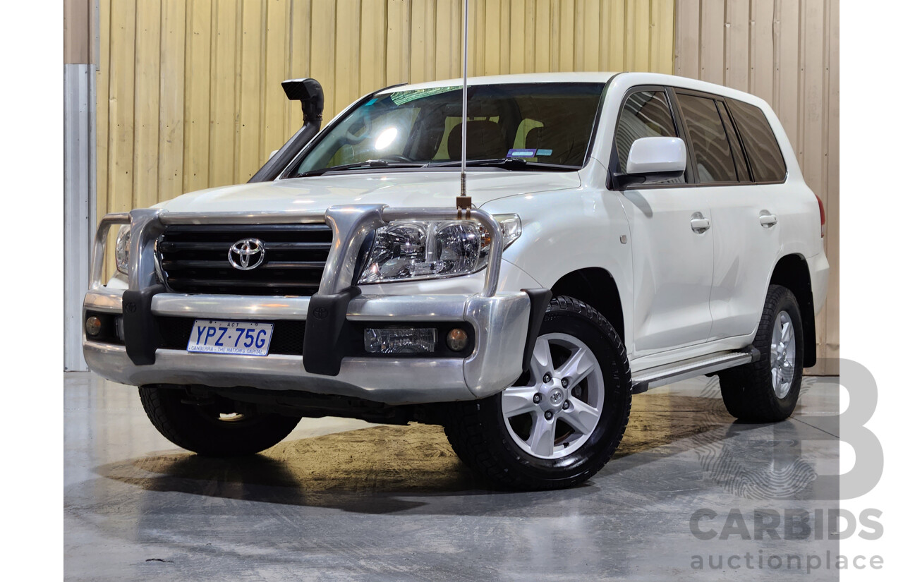 9/2011 Toyota Landcruiser Altitude SE VDJ200R 4d Wagon White 4.5L V8 Turbo Diesel - 8 Seater