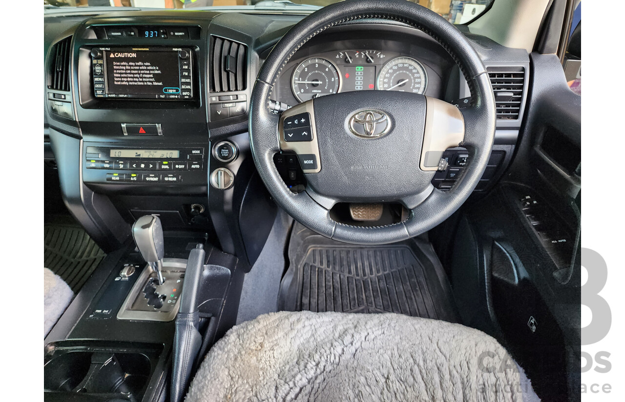 9/2011 Toyota Landcruiser Altitude SE VDJ200R 4d Wagon White 4.5L V8 Turbo Diesel - 8 Seater