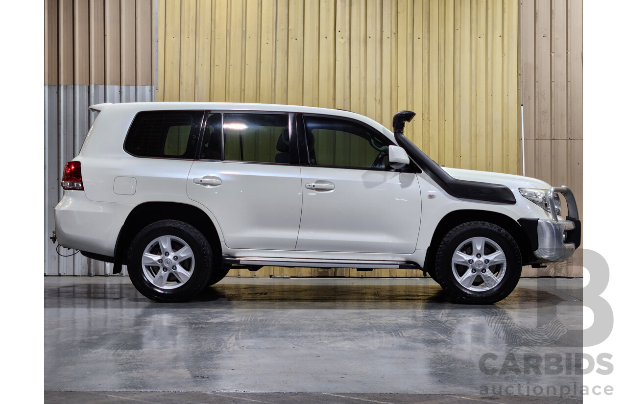 9/2011 Toyota Landcruiser Altitude SE VDJ200R 4d Wagon White 4.5L V8 Turbo Diesel - 8 Seater