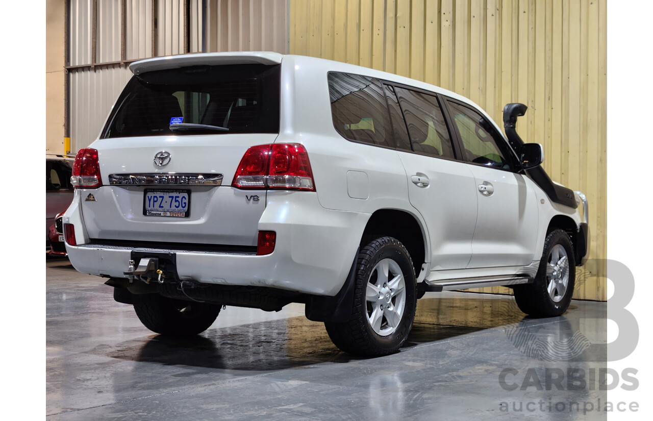 9/2011 Toyota Landcruiser Altitude SE VDJ200R 4d Wagon White 4.5L V8 Turbo Diesel - 8 Seater