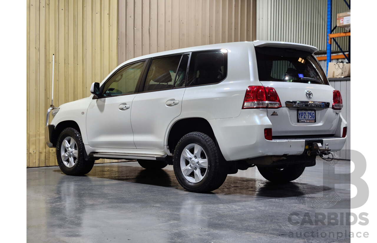 9/2011 Toyota Landcruiser Altitude SE VDJ200R 4d Wagon White 4.5L V8 Turbo Diesel - 8 Seater