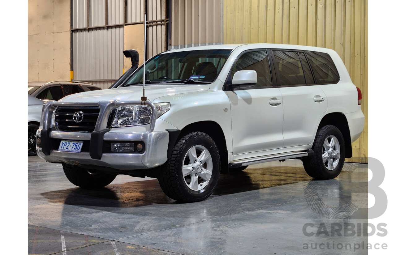 9/2011 Toyota Landcruiser Altitude SE VDJ200R 4d Wagon White 4.5L V8 Turbo Diesel - 8 Seater