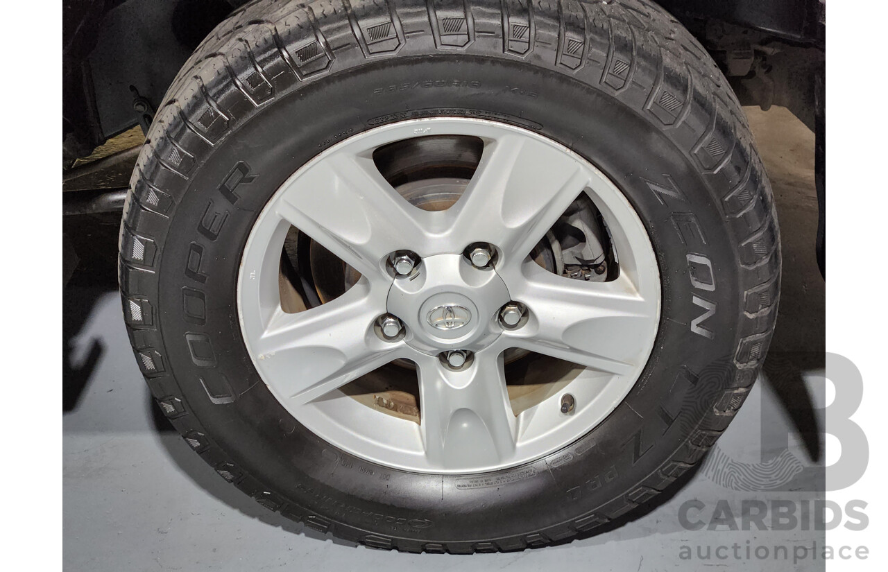 9/2011 Toyota Landcruiser Altitude SE VDJ200R 4d Wagon White 4.5L V8 Turbo Diesel - 8 Seater