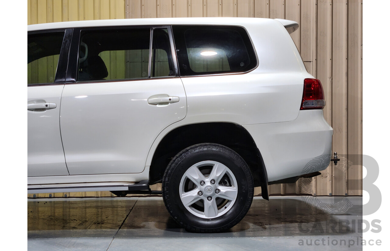 9/2011 Toyota Landcruiser Altitude SE VDJ200R 4d Wagon White 4.5L V8 Turbo Diesel - 8 Seater