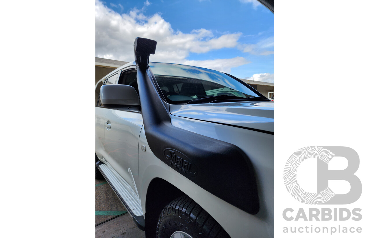 9/2011 Toyota Landcruiser Altitude SE VDJ200R 4d Wagon White 4.5L V8 Turbo Diesel - 8 Seater