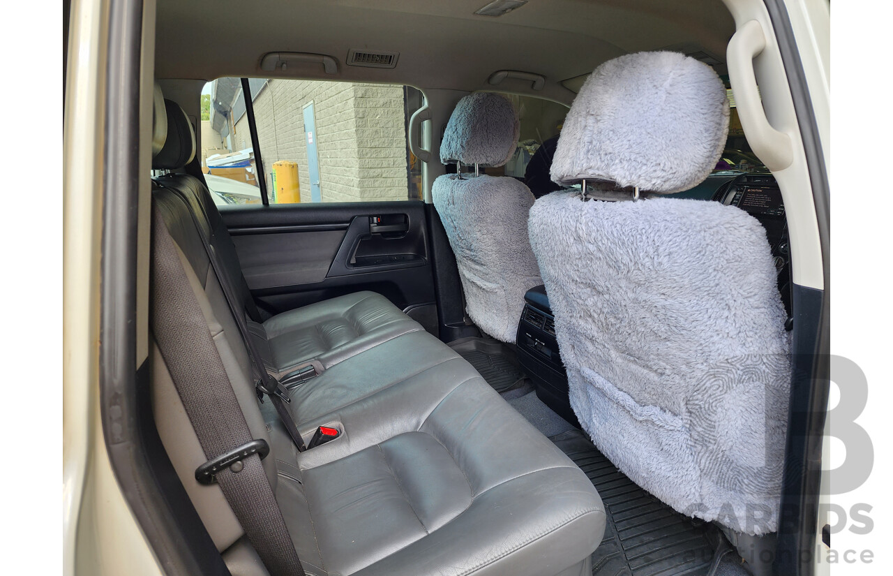 9/2011 Toyota Landcruiser Altitude SE VDJ200R 4d Wagon White 4.5L V8 Turbo Diesel - 8 Seater
