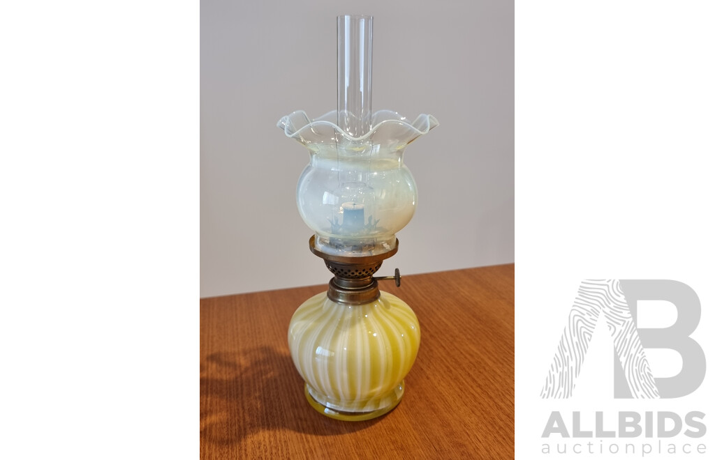 T.W Sands & Co. (Melbourne VIC) Kerosene Lamp