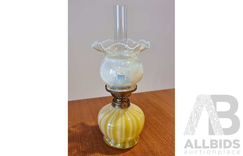 T.W Sands & Co. (Melbourne VIC) Kerosene Lamp