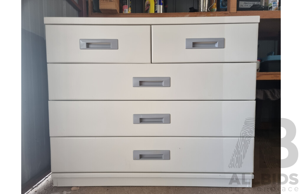 Everett-Worthington Chest of 5 Drawers