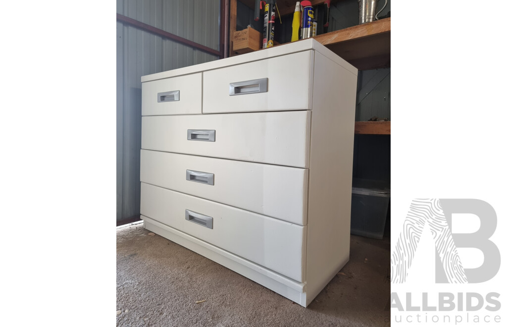 Everett-Worthington Chest of 5 Drawers